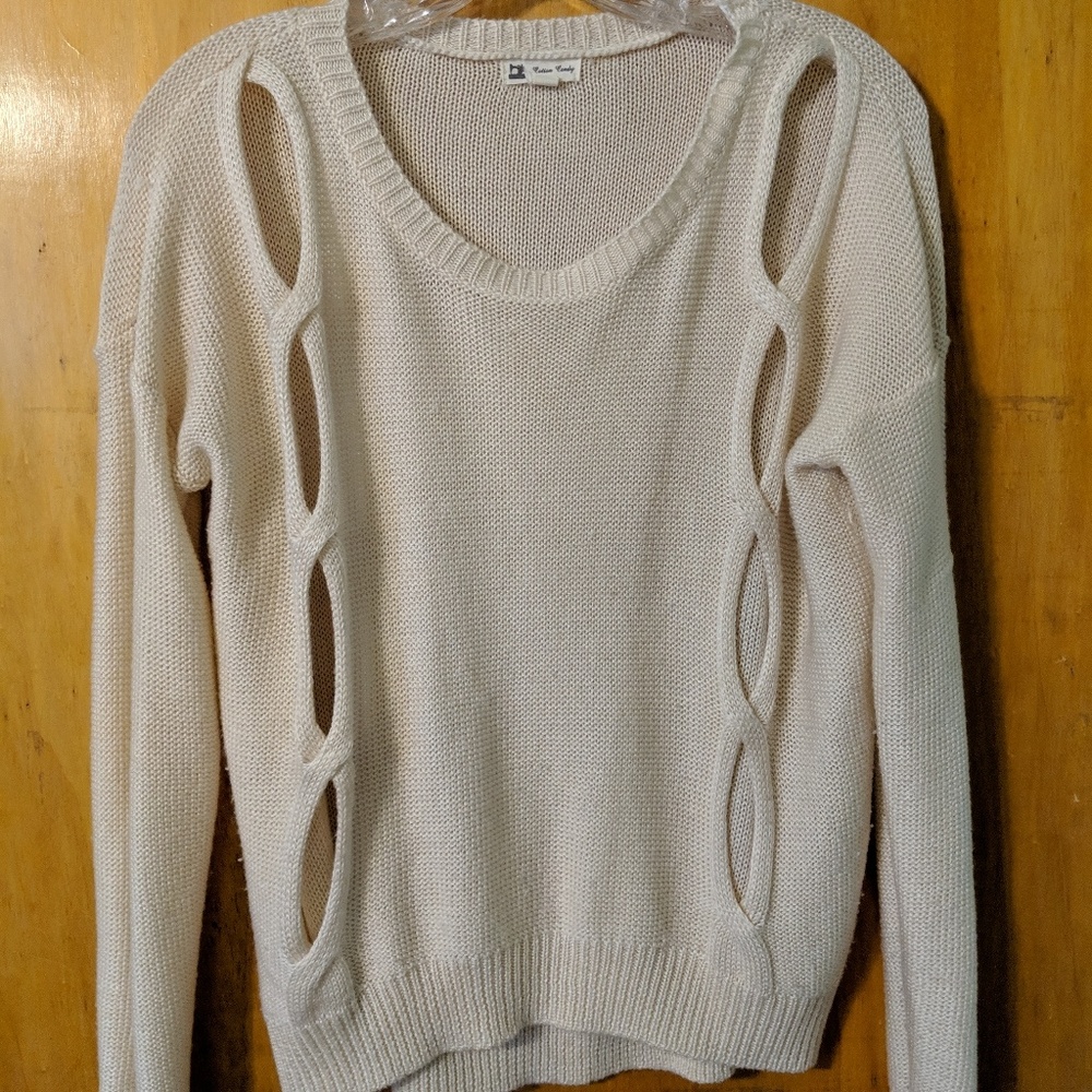 Pull over Crew Neck Sweater with Keyhole Details